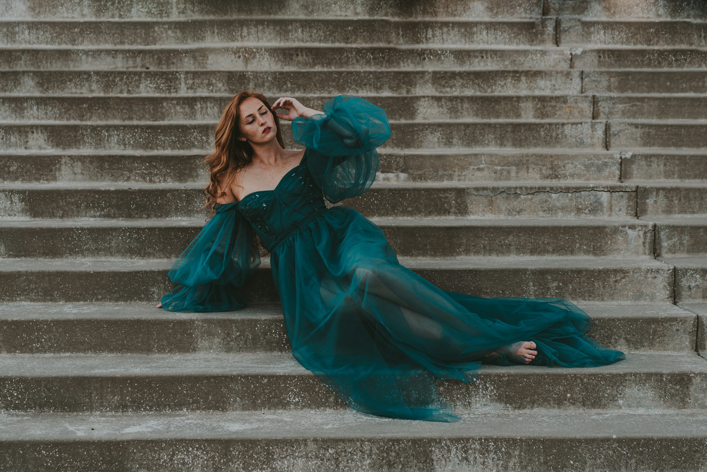 A model wearing a 80s costume